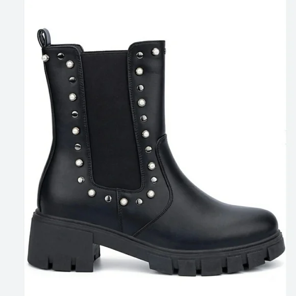 Olivia Miller Shoes Olivia Miller Combat Ankle Boots Poshmark